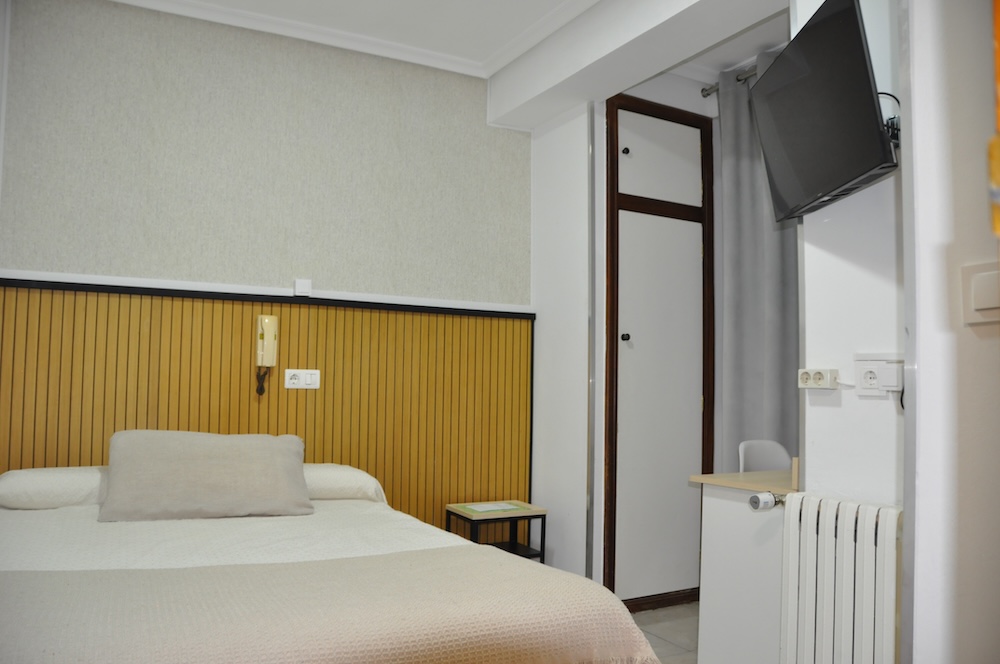 Imagen Habitación Individual con Baño Completo 3