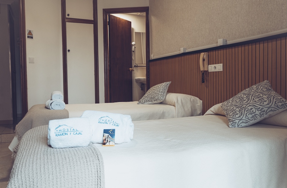 Imagen Habitación Doble con Bañera y Lavabo 3